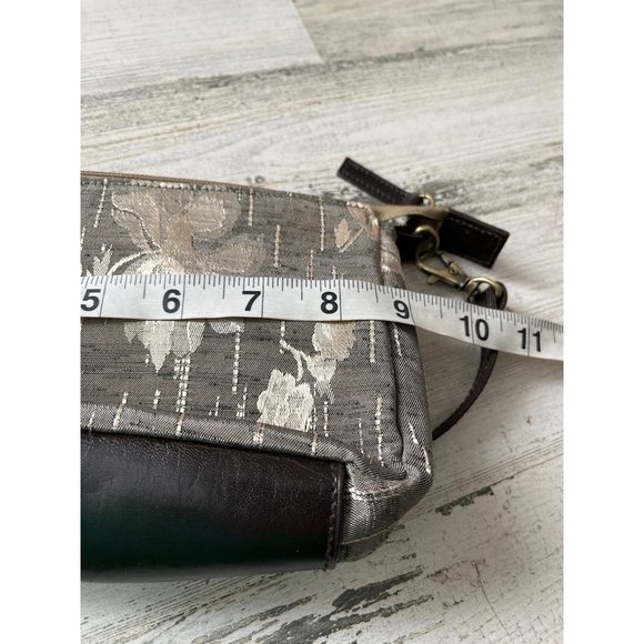 Bueno mini zippered clutch bag with detachable strap - Picture 9 of 9